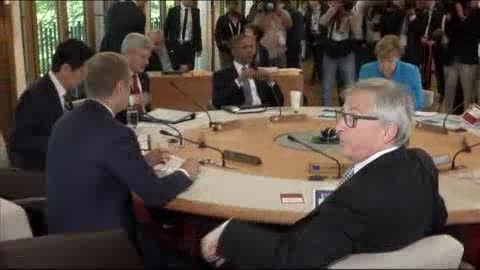 G7, la tavola rotonda dei leader: le immagini