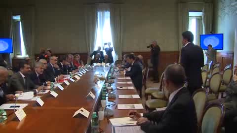Immigrazione, Renzi incontra le Regioni a Palazzo Chigi