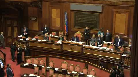 Scuola, il Senato dice sì: gli insegnanti protestano in aula