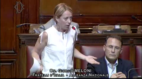 Meloni in aula, Renzi si inchina alla Merkel: 