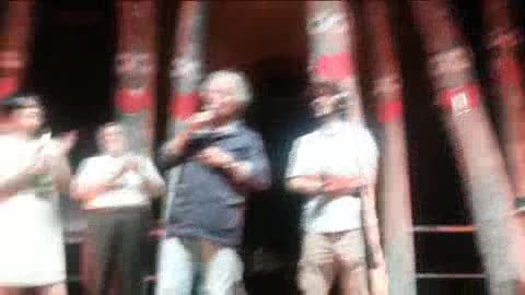 Grillo parla in greco e poi dice: 