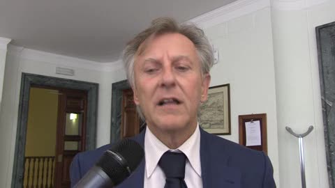 https://video2.primocanale.it/video/screenshots/2015071519312415_07_15_ROSSI_PD_PIANO_AEROPORTI_GENOVA_AEROPORTO_STRATEGICO_MA_LA_DECISIONE_SLITTA_0118_tv.mpg.flv1.jpg