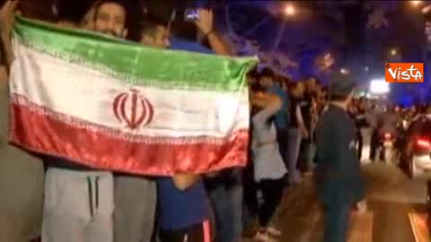 Iran, festa in piazza per accordo sul nucleare