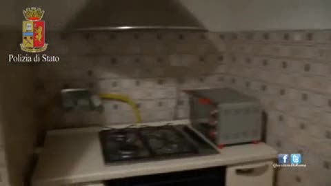 Roma, anziano maltrattato in casa e derubato dalla convivente