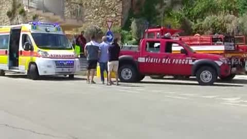 Termoli, cade dalla scalinata del porto e muore