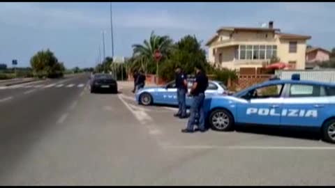 Sassari: assalto armato a portavalori, il video della polizia