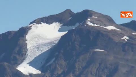 Obama, selfie davanti al ghiacciaio in Alaska: 