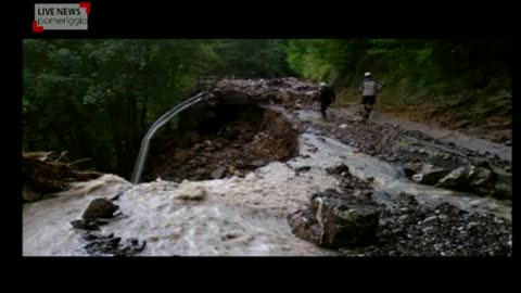 Alluvione in entroterra, Costa: 