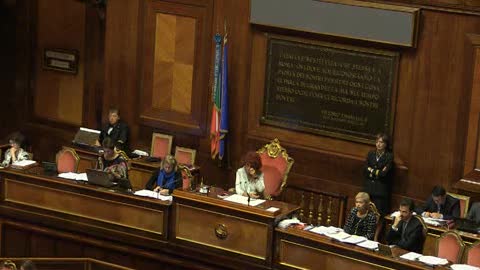 Riforma Senato, continua la discussione nell'aula quasi deserta