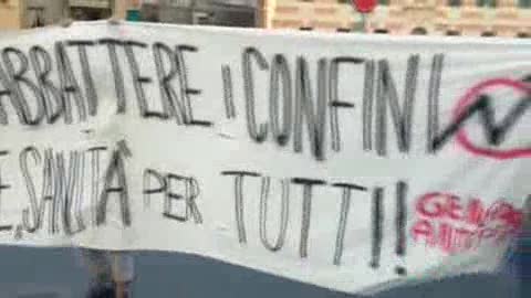 Genova Sturla, partito il corteo degli antifascisti contro la nuova sede di Forza Nuova