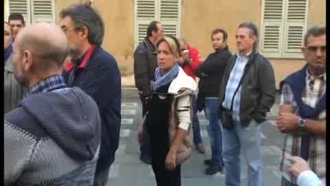 Appalti Amt, in 143 rischiano il posto: la protesta in Comune