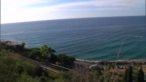 Ventimiglia, sgomberato il presidio degli attivisti 'No Borders' che ospitava i migranti