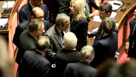 Riforma Senato, Forza Italia abbandona l'aula per protesta