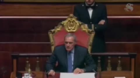 Sanatoria per i finanziamenti ai partiti, i senatori M5s sfoggiano la 