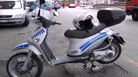 Soldi finiti per riparare lo scooter, i vigili urbani di Genova restano a piedi