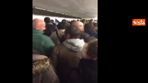 Attentati Parigi, tifosi cantano La Marsellaise dopo gli attacchi