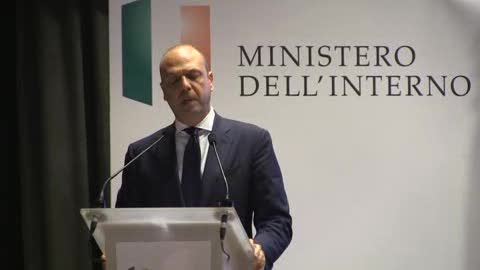 Strage di Parigi, Alfano: 