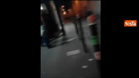 Strage di Parigi, corpi a terra e panico fuori dal Bataclan
