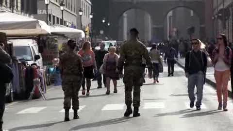 Vaticano blindato dopo la strage di Parigi: militari in Piazza San Pietro