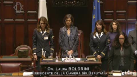 Il minuto di silenzio alla Camera in ricordo delle vittime di Parigi