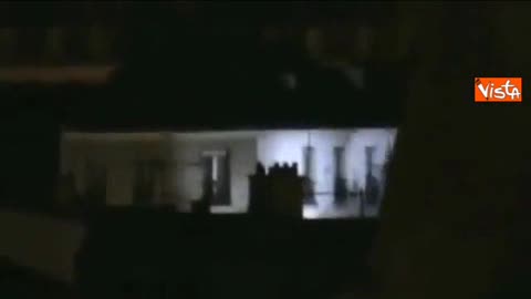 Parigi, il momento dell'assalto al covo terroristico di Saint Denis