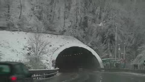 Inverno in Liguria, cazze a primma neie in scî monti