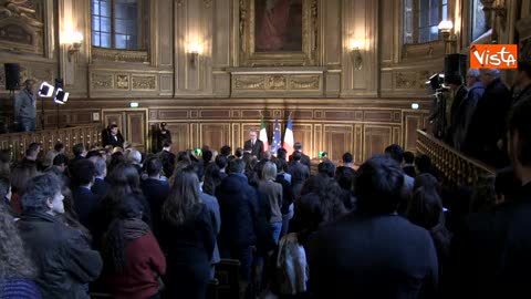 Parigi, Sorbona: il minuto di silenzio per le vittime degli attentati