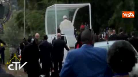 Papa Francesco, le immagini dell'arrivo a Nairobi