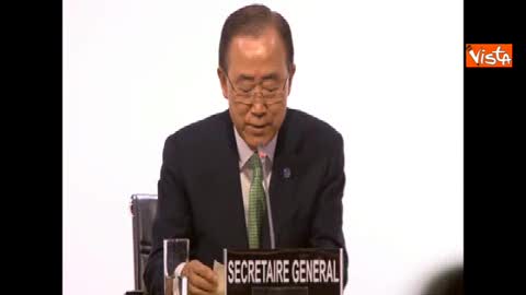 Minuto di silenzio alla Conferenza sul clima per le vittime dell'attentato di Parigi