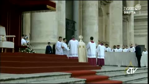 Giubileo, l'abbraccio tra Papa Francesco e il Papa emerito Benedetto XVI