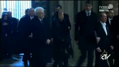 Giubileo, Mattarella varca la Porta Santa