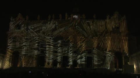 Giubileo, video mapping in Piazza San Pietro: il mondo visto dall'alto