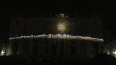 Giubileo, video mapping in piazza San Pietro: la natura