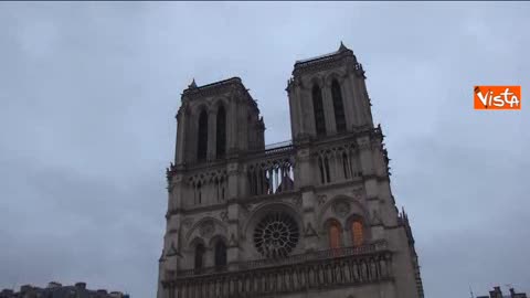 Parigi, Giubileo: la Porta Santa di Notre Dame