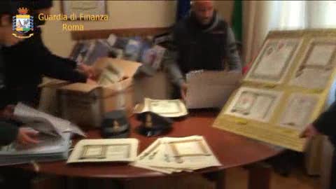 Sequestrate 3500 false benedizioni apostoliche per i pellegrini del Giubileo