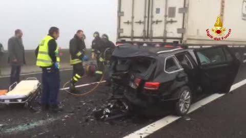 Maxi tamponamento in autostrada su A13, 50 mezzi coinvolti