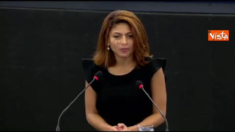 La moglie del blogger saudita chiede al Parlamento un minuto di silenzio per le vittime di Parigi