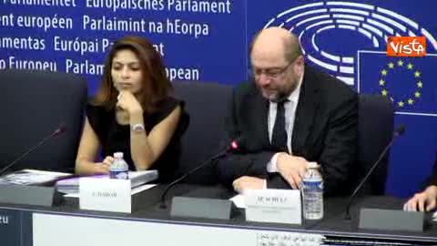 Premio Badawii, Shultz non risponde alla domanda di Cronista e rimane in silenzio per 10 secondi