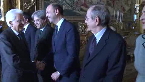 Mattarella incontra Renzi e i ministri in vista vertice UE