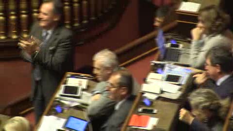 Lega vs. PD, le grida 'ladri e buffoni' in aula al Senato