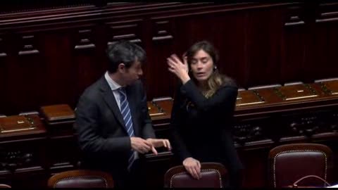 Chiacchiere tra Boschi e Orlando in attesa del voto