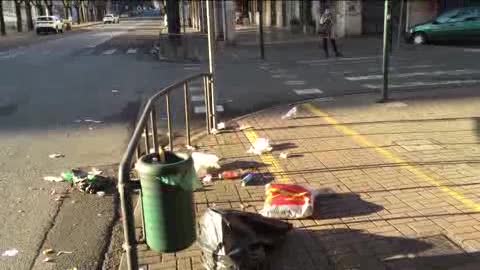 La Spezia, immondizia per le strade nel quartiere di Mazzetta