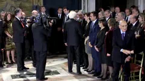 Mattarella fa gli auguri ai ministri e ai parlamentari
