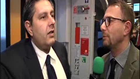 Toti e Maroni sul treno diretto Genova-Milano: 