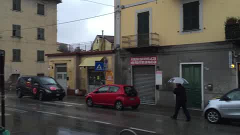 La Spezia, trova la casa svaligiata e si sente male: allarme furti 