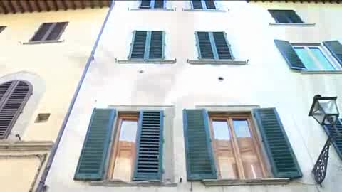 Ragazza strangolata a Firenze, le immagini del monolocale e della via dove viveva Ashley