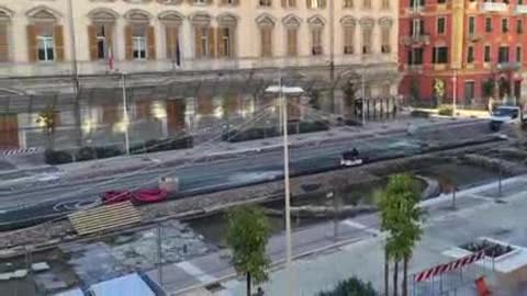 Piazza Verdi a La Spezia, sostituite le lastre della pavimentazione che erano rovinate