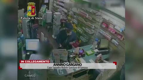 Due uomini rapinano una farmacia indossando la maschera di Scream, arrestati