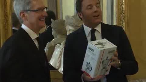 Caffettiera per Tim Cook Ceo Apple, il regalo da parte di Renzi