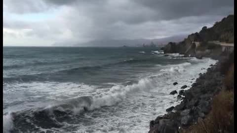 Le immagini della 'mareggiata' sul litorale di Savona